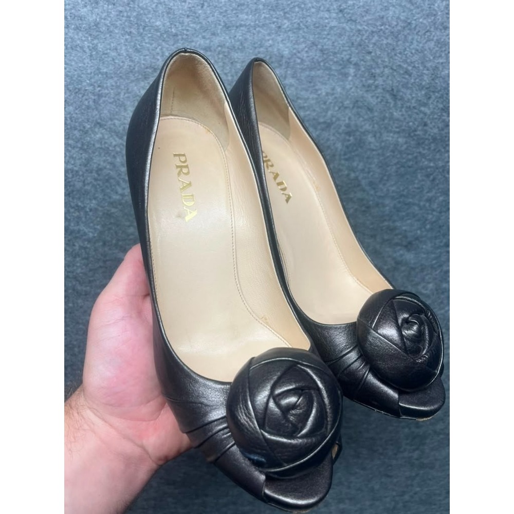 PRADA Women's Black Leather Ruched Flower Toe Stiletto Pumps Heels EU 36.5 - Picture 2 of 9